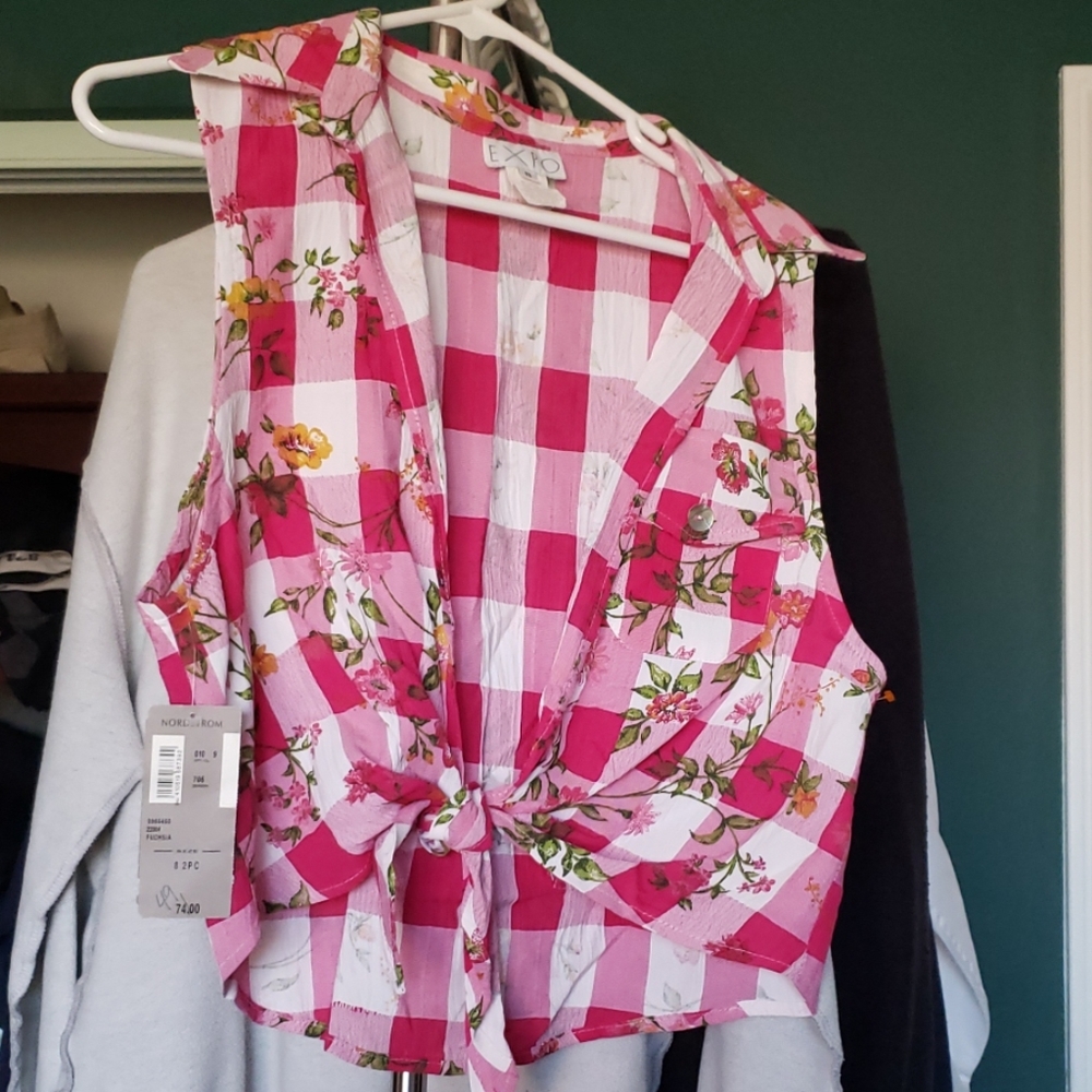 Floral pink checker top nwt